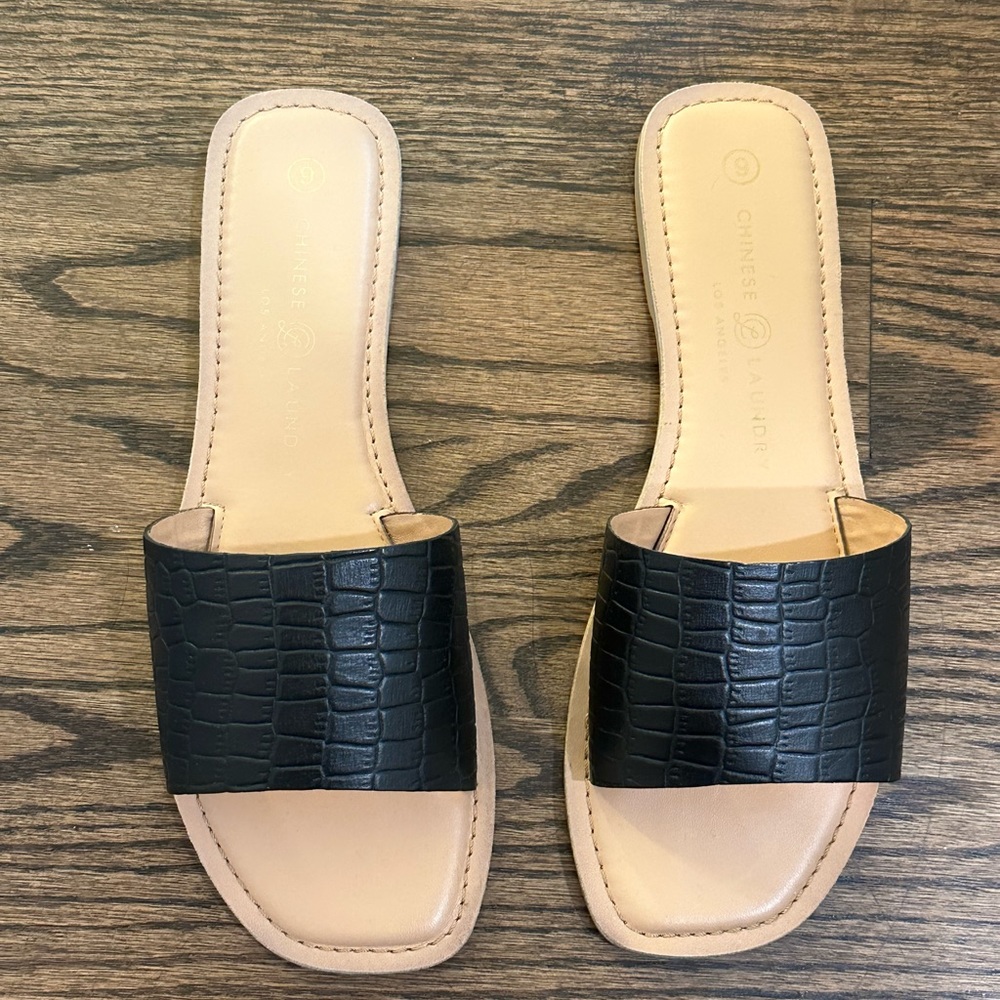 BRAND NEW - Black slide sandals